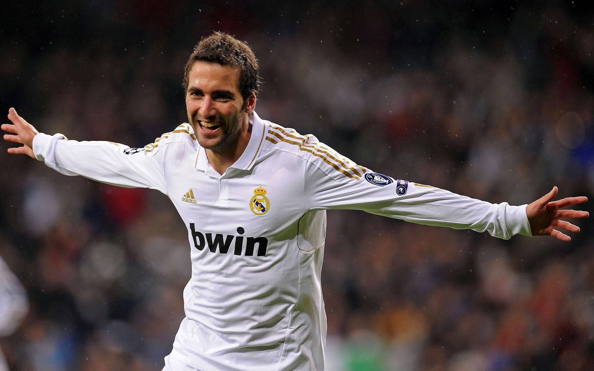 曼城备战欧冠决赛，球队士气高昂，曼城夺欧冠