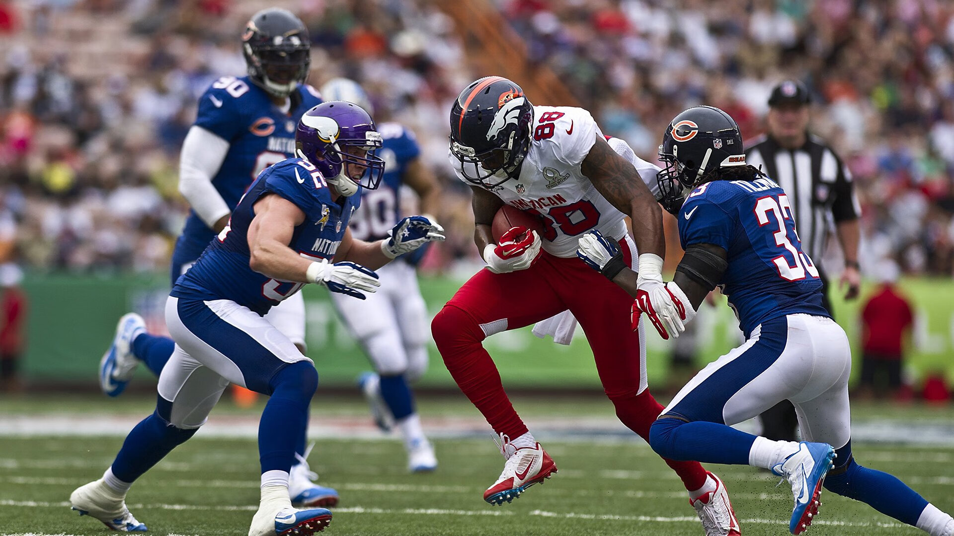 足球历史巡礼：从草地到现代化场馆的变迁，足球场的草地是真的还是假的