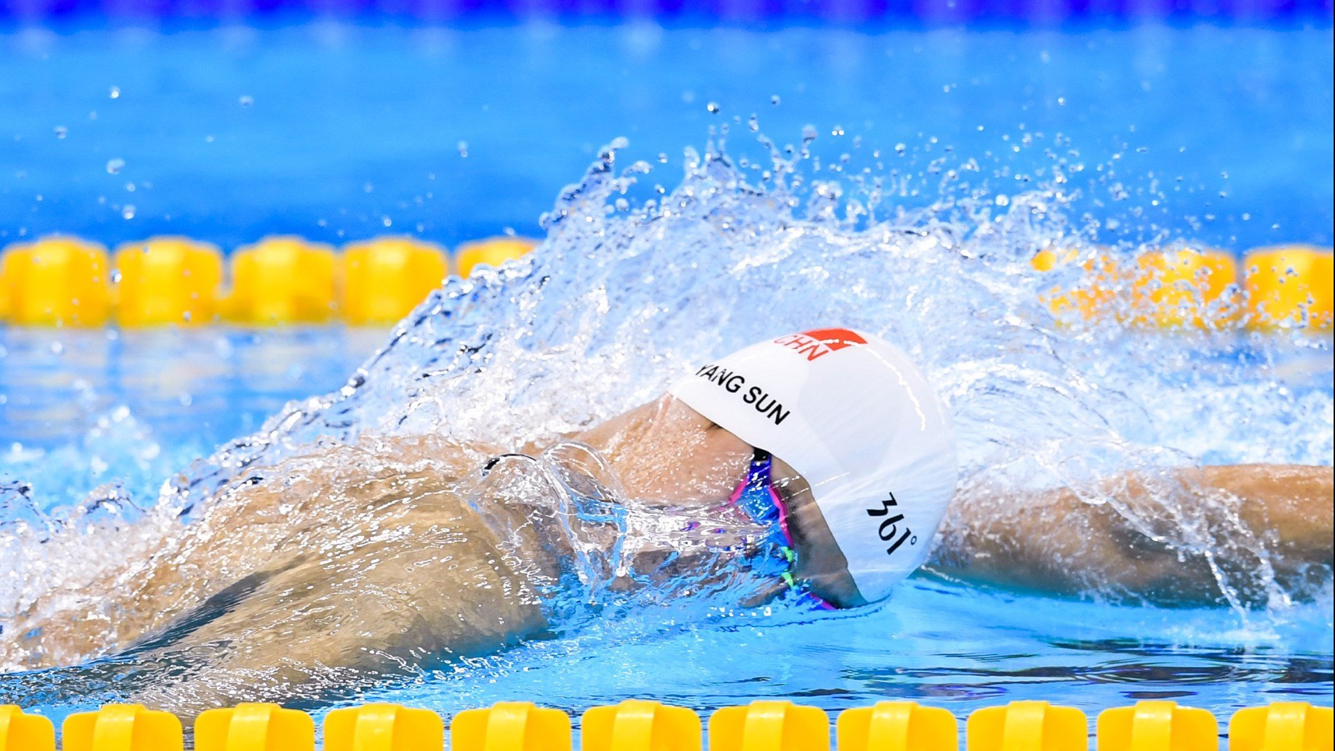 马尚表现抢眼，上海男篮再度胜出，上海男蓝